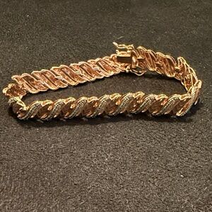 Elegant Rose Gold Women's Bracelet